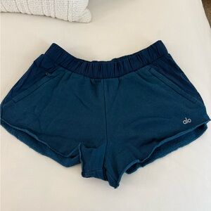 ALO In the Air Dolphin Shorts - Eclipse Blue